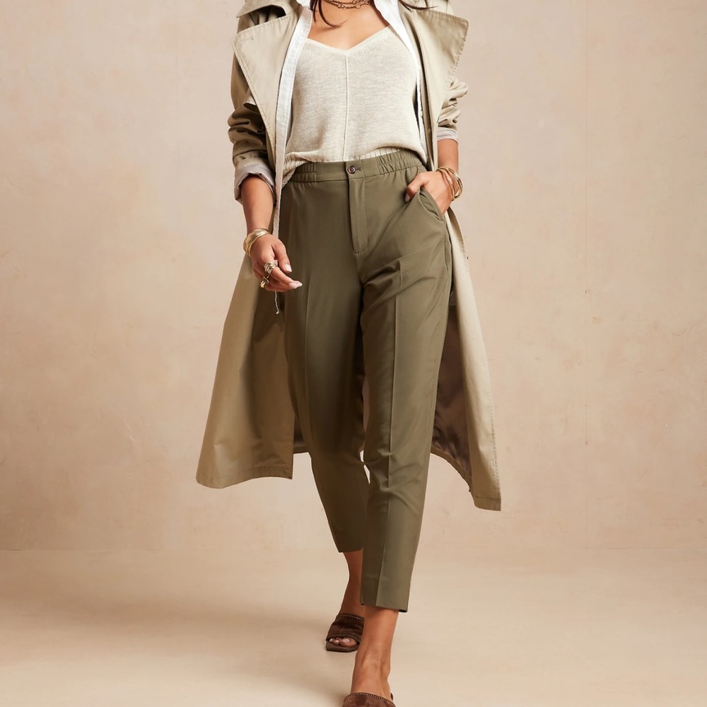 NWT AIRSTRETCH TAPER PANT size small color vegan (olive/army) banana republic